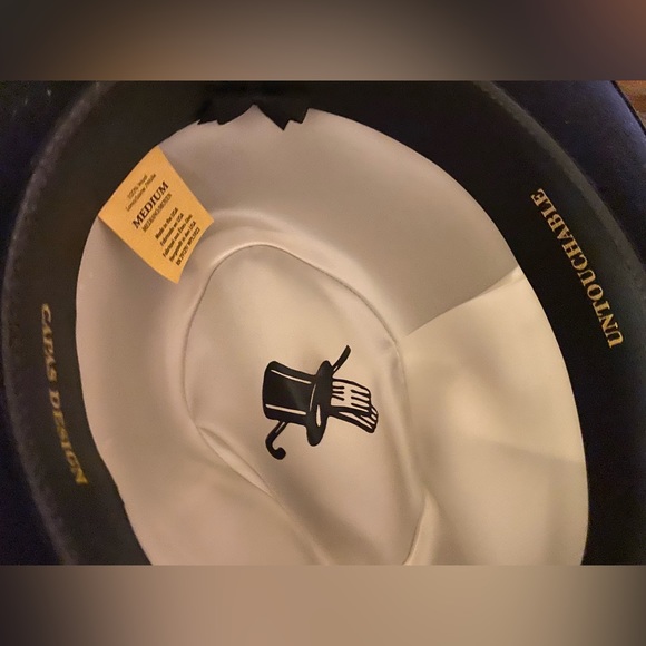 Untouchable Capas Design, Black wool fedora. Feather adornment, New. Size Medium - Picture 3 of 4